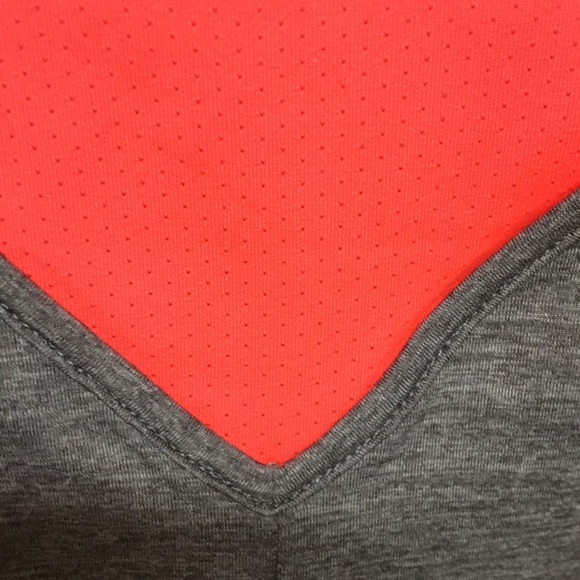 Under Armour Athletic/Athleisure Tee, Sz S, NWT! - Picture 4 of 7